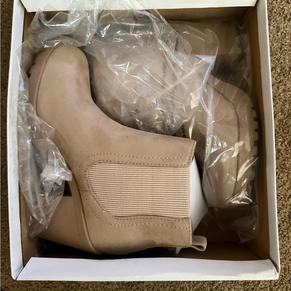 Soda Chelsea Beige Ankle Booties - Picture 4 of 4
